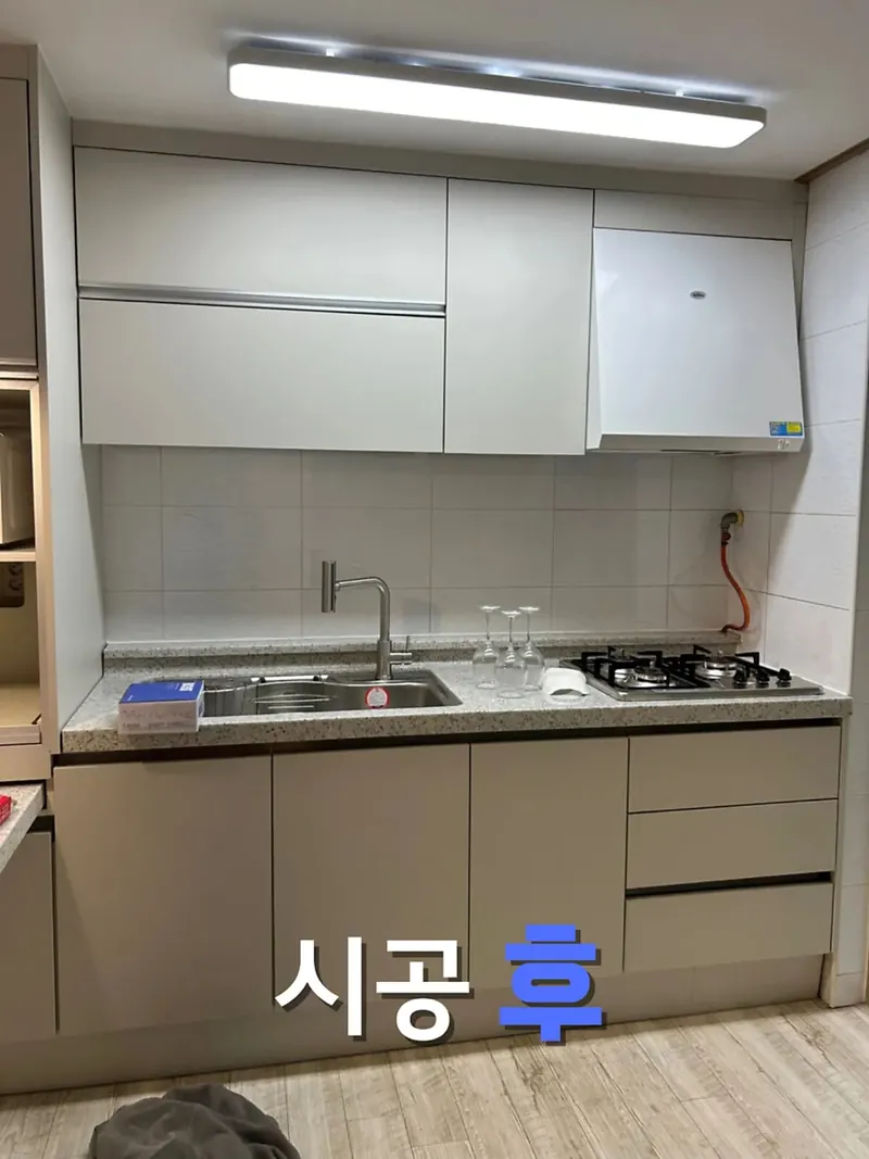 서울 주방수리 시공 후 화이트 싱크대 모습