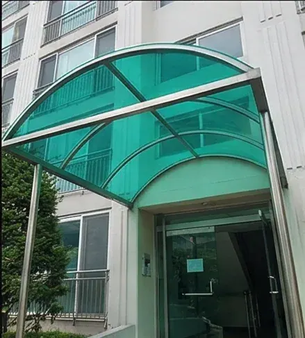 청록색 렉산으로 교체한 캐노피 교체 후